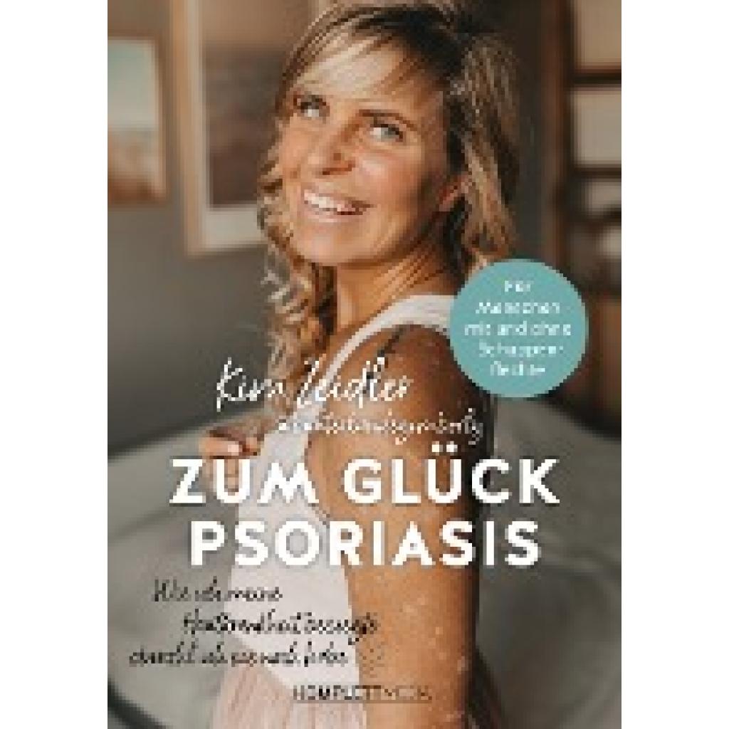 Kim Zeidler hat Psoriasis, seitdem sie 4 Jahre alt ist. Das erste Mal kurze Hosen trug sie allerdings erst mit 30, weil sie sich für die weißen Flecken auf ihrer Haut, die die Schuppenflechte verursacht, so geschämt hat. Dank des positiven Zuspruchs ihrer Follower:innen, will sie sich nicht mehr länger verstecken! In ihrem Buch erzählt Kim von ihrem individuellen Umgang mit der Krankheit und warum sie heute sogar dankbar für sie ist. Als #psoriasiswarrior möchte sie andere Betroffene dazu inspirieren, sich ebenfalls genau so zu zeigen, wie sie sind und gängige Schönheitsideale nicht zu ernst zu nehmen.
Dieses Buch ist allerdings nicht nur für Psoriasispatient:innen. Auch Nichtbetroffene können durch die Lektüre ihren Selbstwert neu entdecken. (Zeidler, Kim)